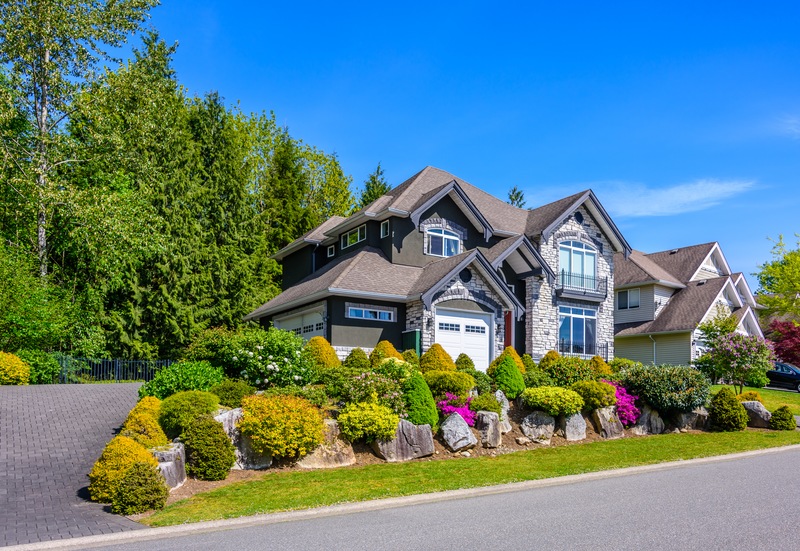 4 Reasons Great Landscaping Increases the Value of Your Home