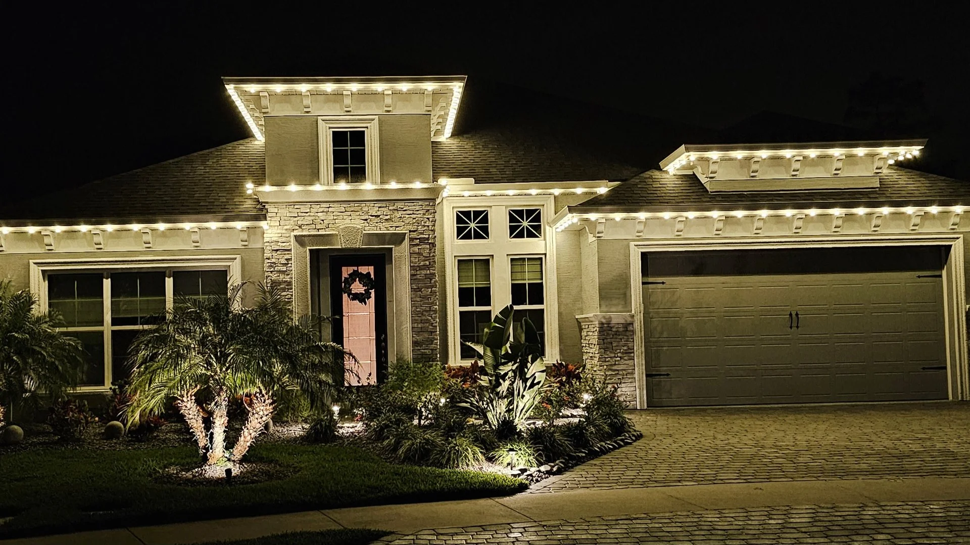 Comparing Christmas Lighting Size Options: C6 vs C7 vs C9