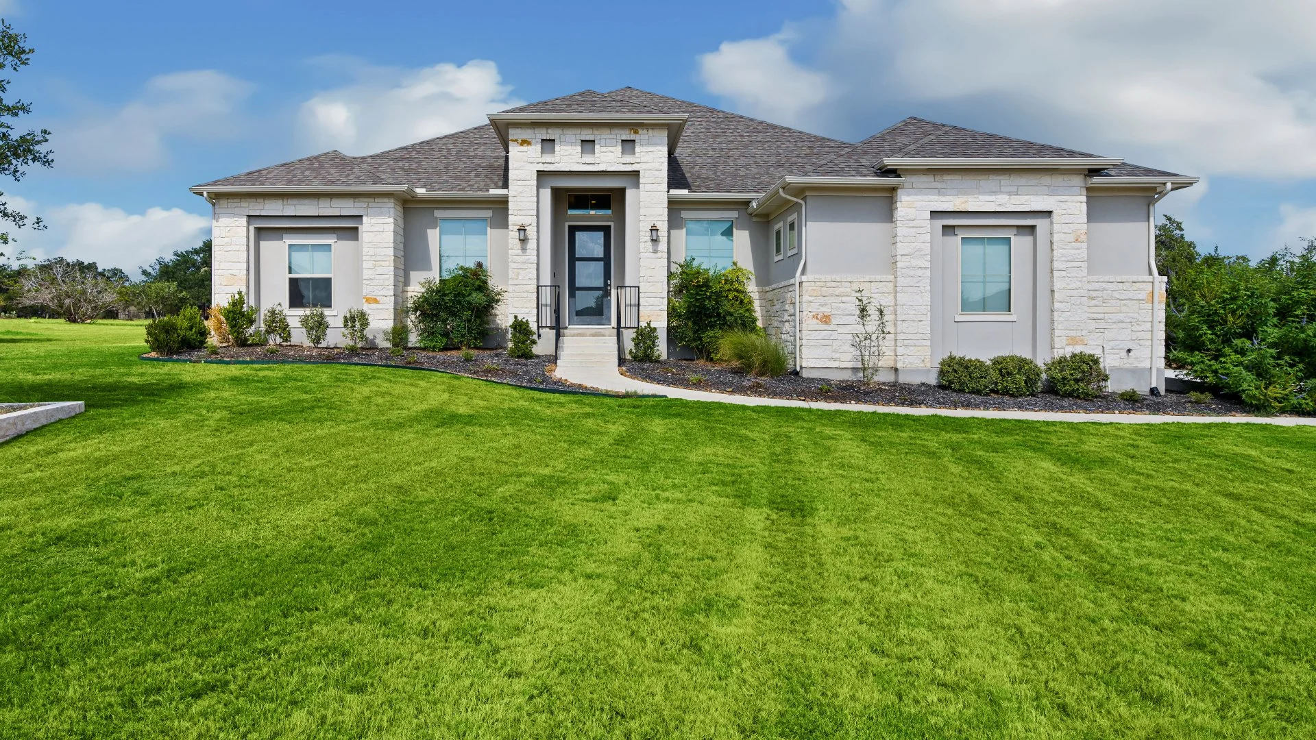 Should You Mow Your Grass in the Winter in Florida?