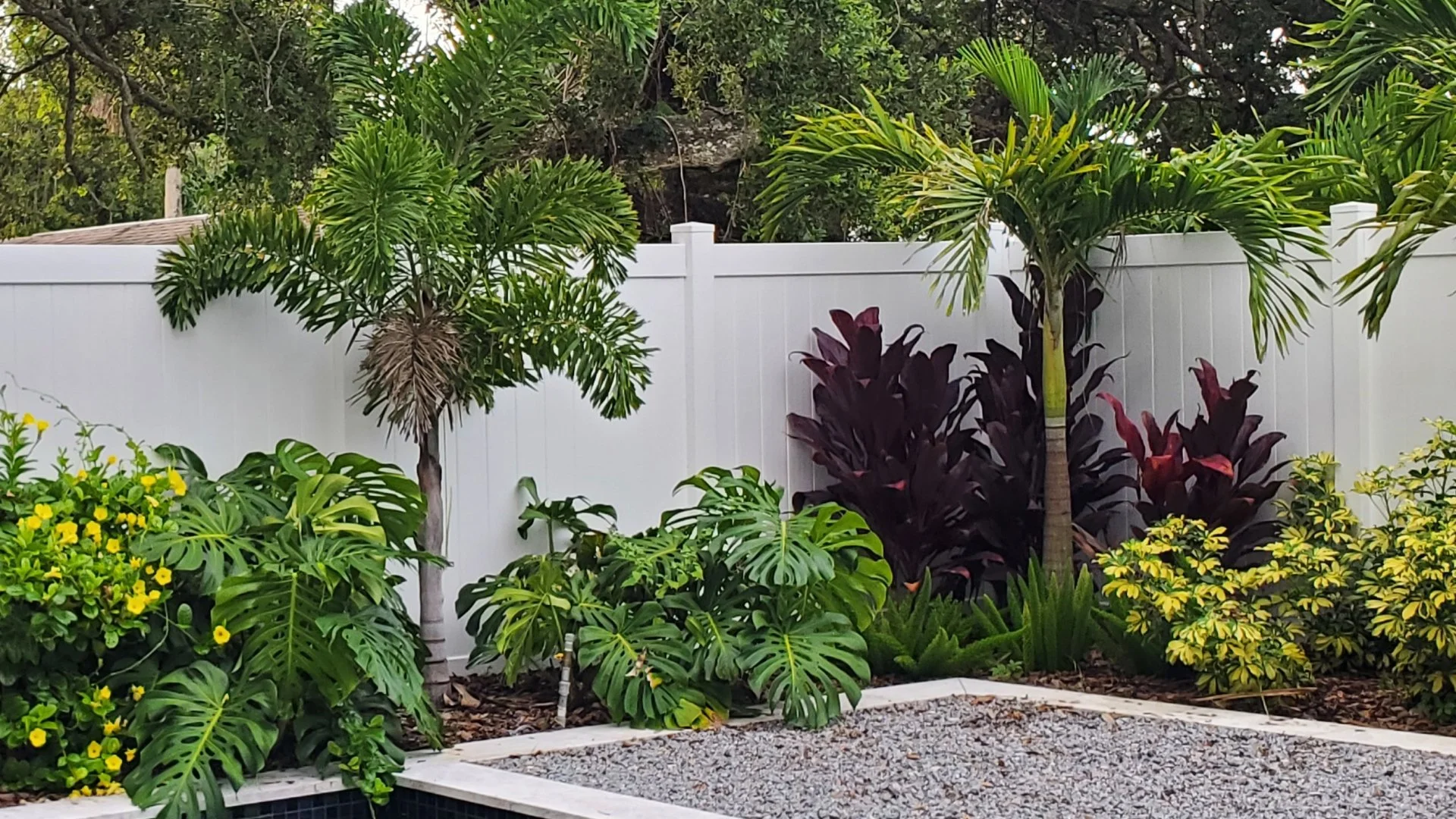 How You Can Bring Your Ugly Landscape Beds Back to Life