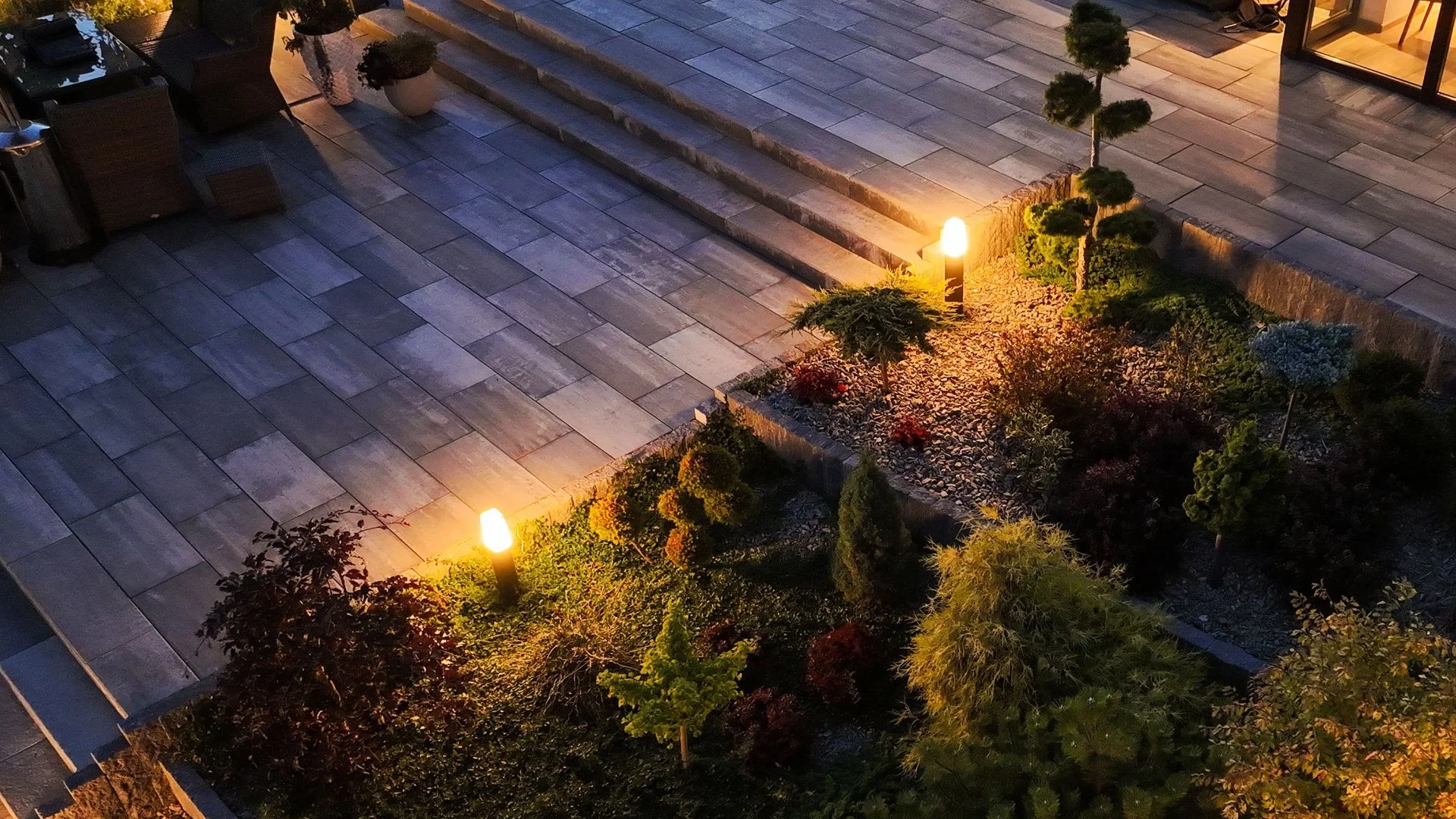 How Color Temperature Impacts Your Landscape Lighting Design