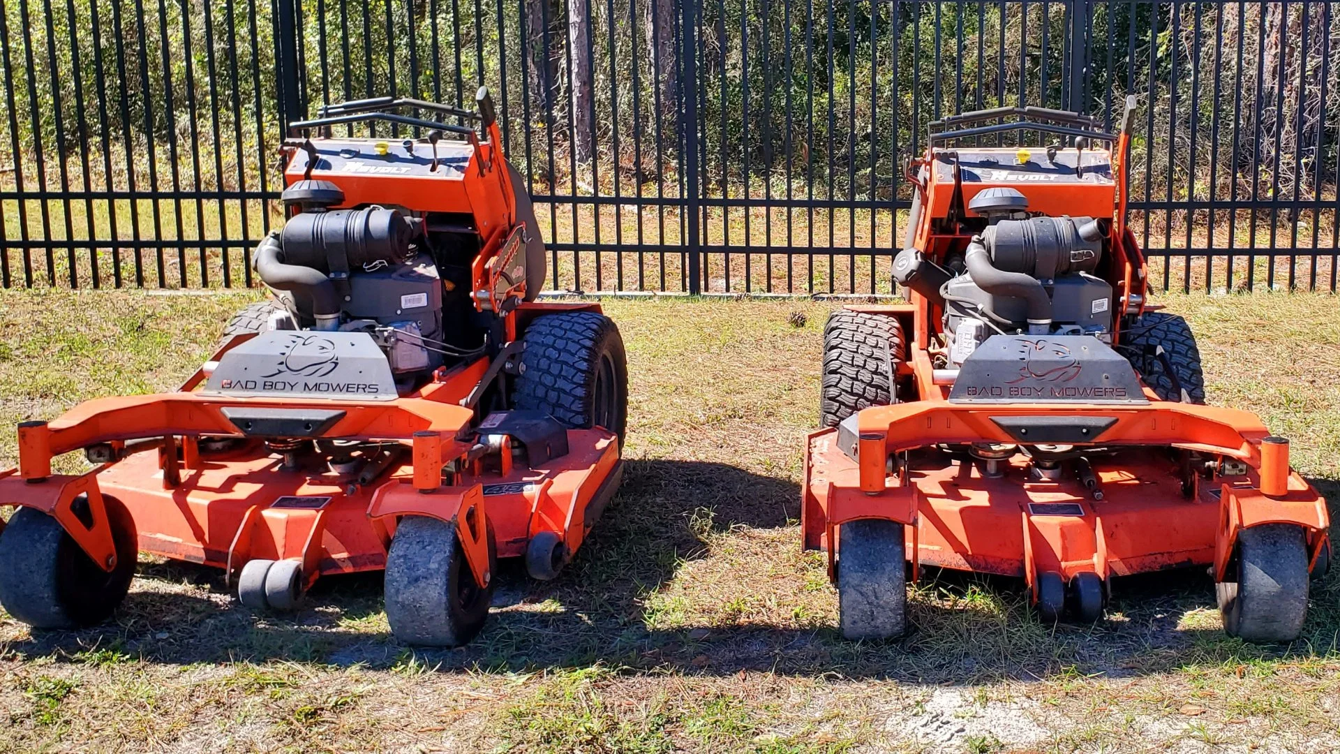 Your Lawn Mower Blades Need to Be Sharpened Throughout the Season